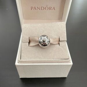 Pandora Winter Wonderland Clip